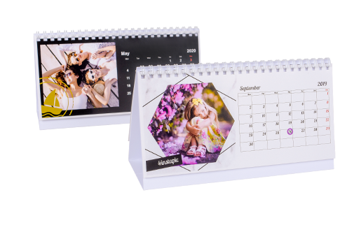 Calendrier Personnalise De Bureau Avec Des Photos Colorland Fr