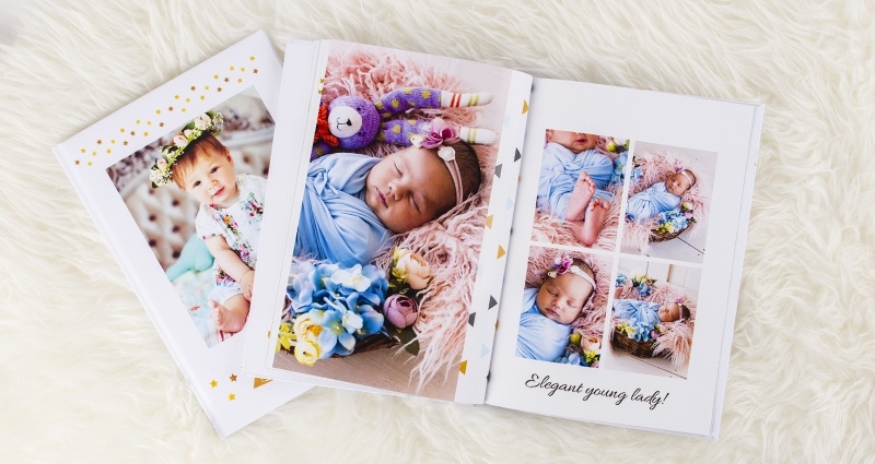 Le livre photo avec les premiers mois de bébé, le livre de naissance